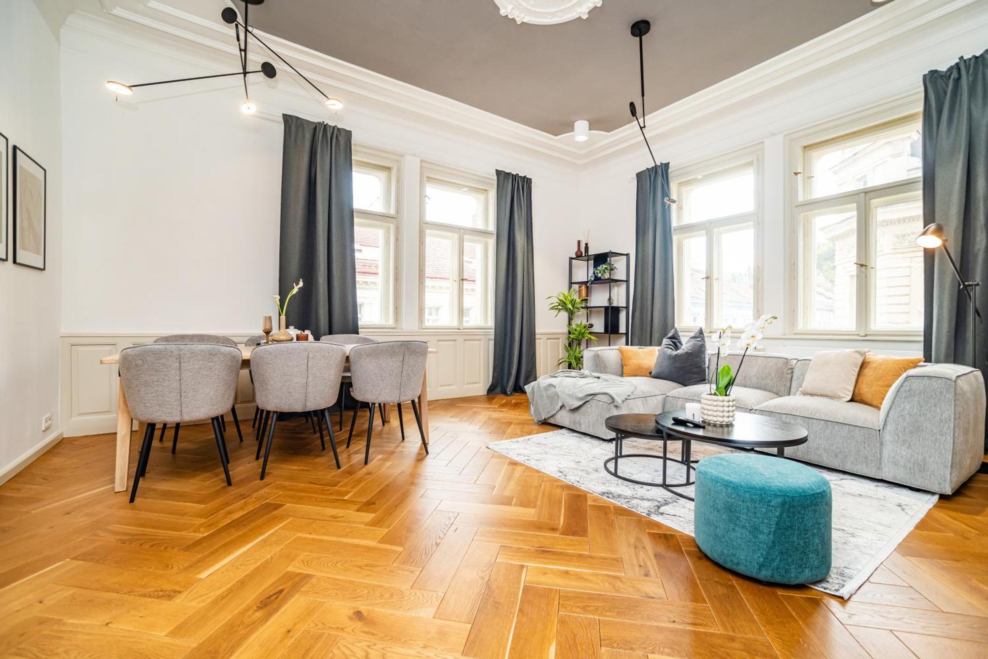 Luxurious 3bed Very Spacious In The Area Apartmán *